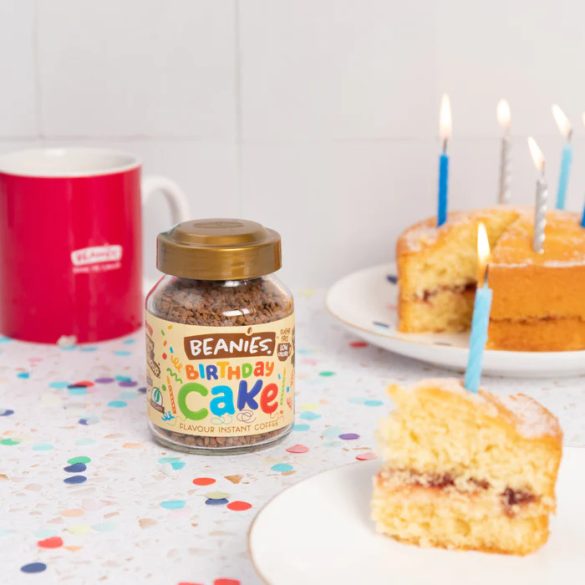 Beanies szülinapi bögre, 12db Birthday Cake Stick kávéval, ajándék dobozban